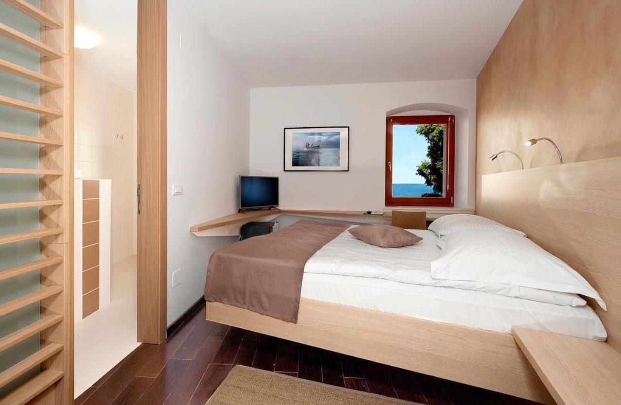 Boutique Wrungel Hotel เวอร์ซาร์ ภายนอก รูปภาพ