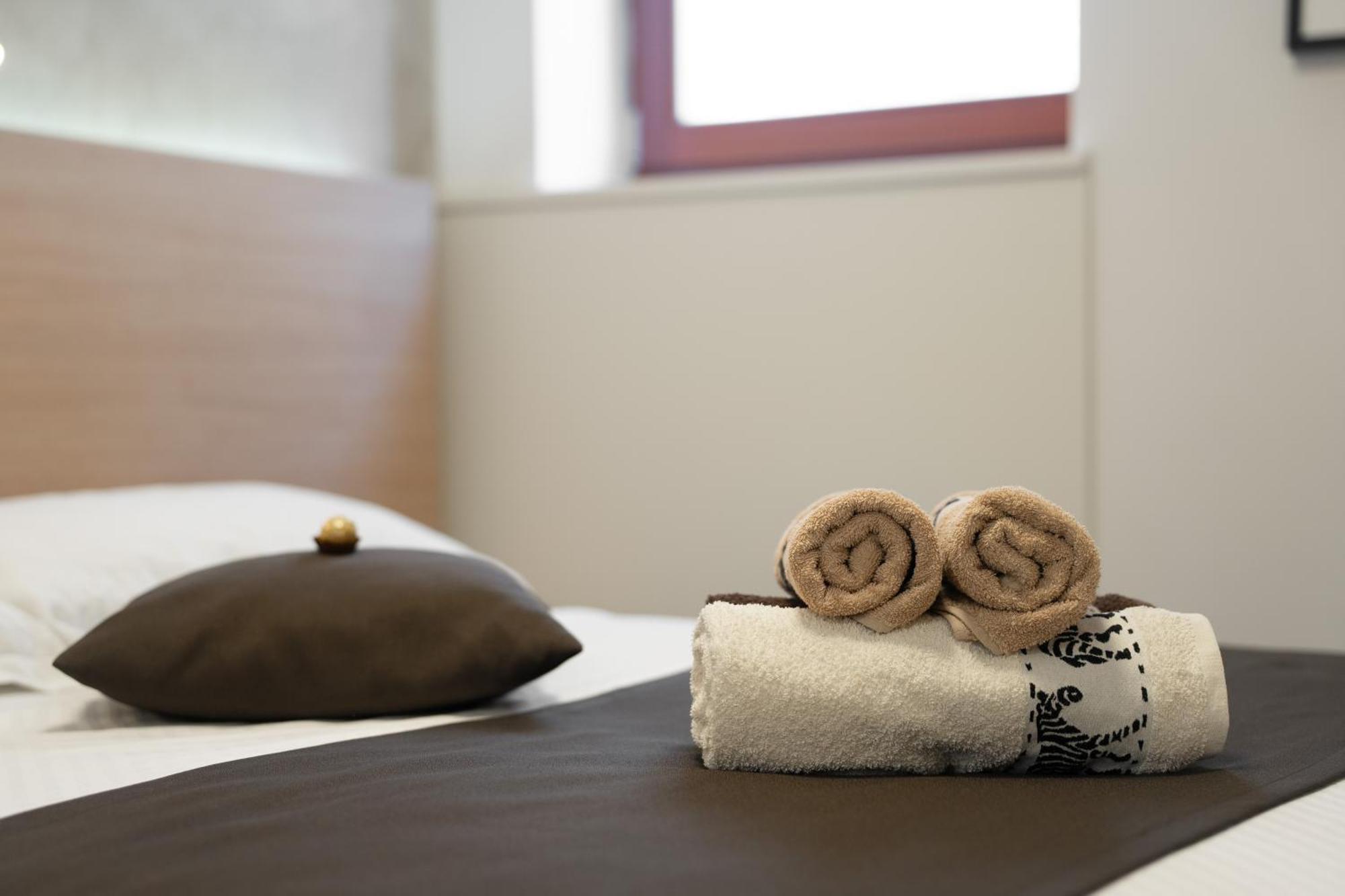 Boutique Wrungel Hotel เวอร์ซาร์ ภายนอก รูปภาพ