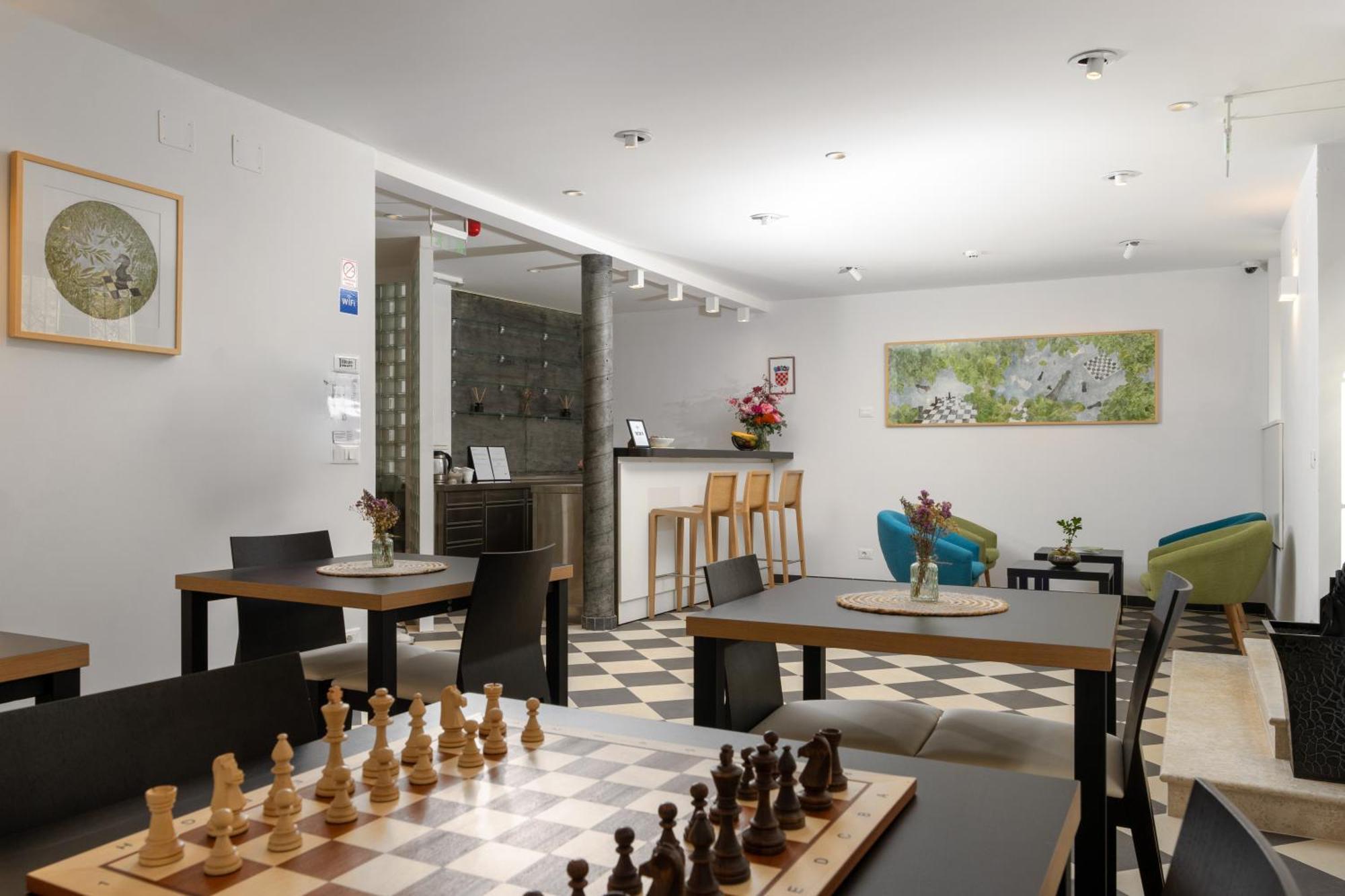 Boutique Wrungel Hotel เวอร์ซาร์ ภายนอก รูปภาพ