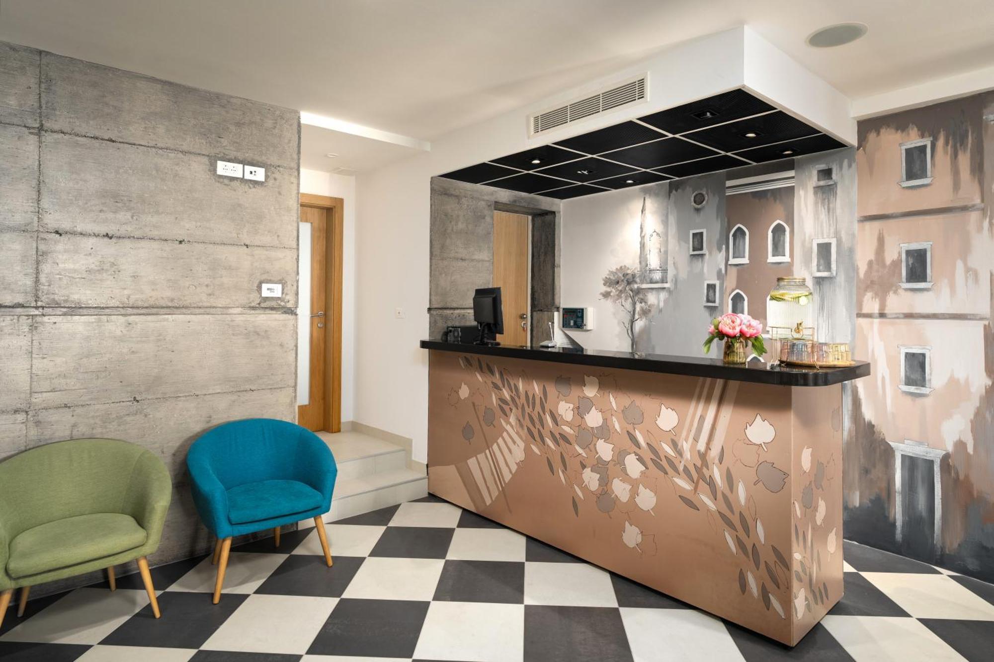 Boutique Wrungel Hotel เวอร์ซาร์ ภายนอก รูปภาพ