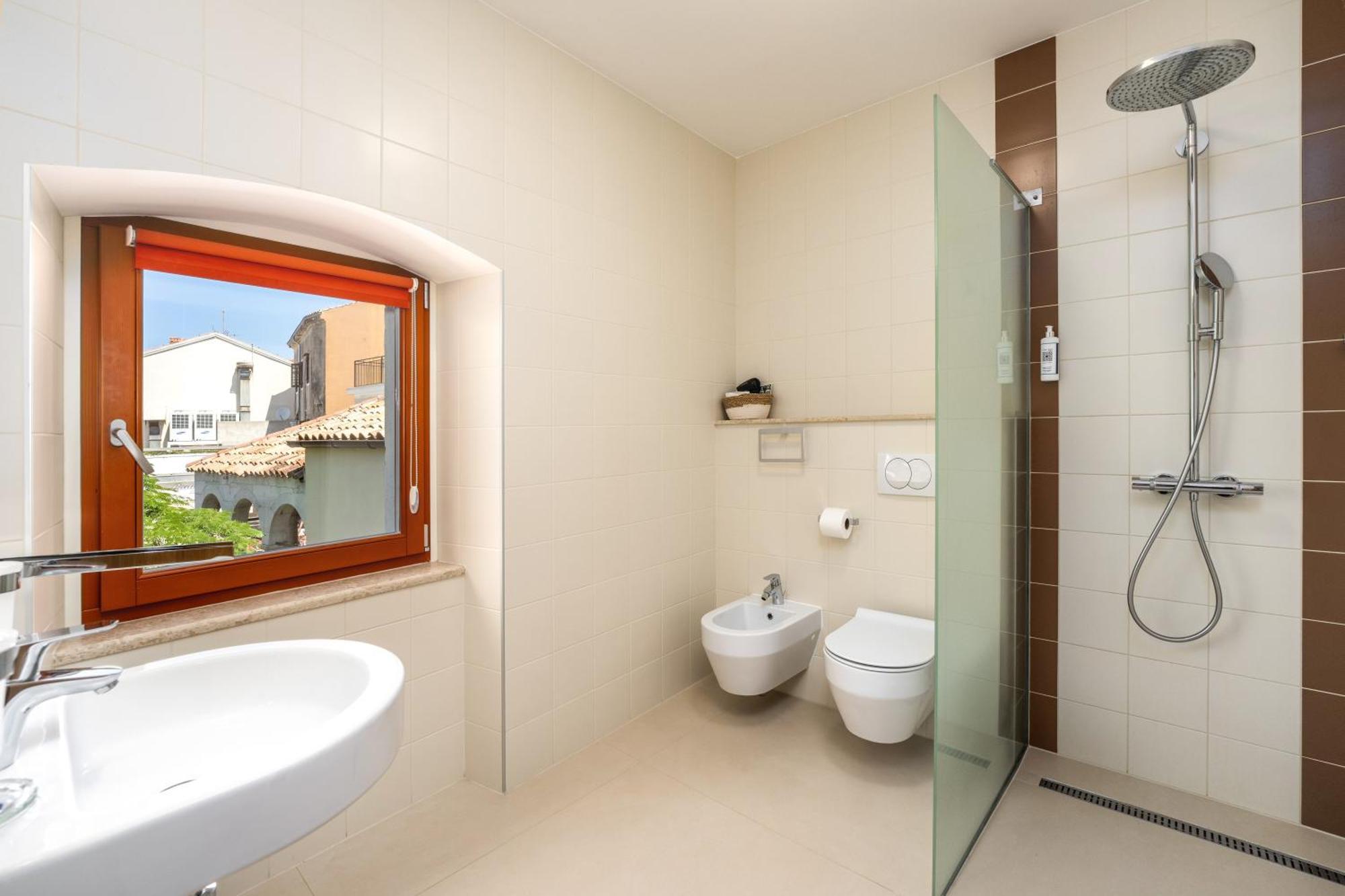Boutique Wrungel Hotel เวอร์ซาร์ ภายนอก รูปภาพ